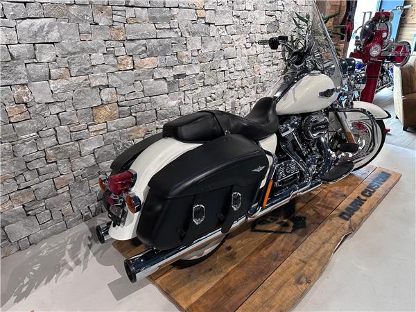 2018 HARLEY-DAVIDSON FLH Road King FLHRC