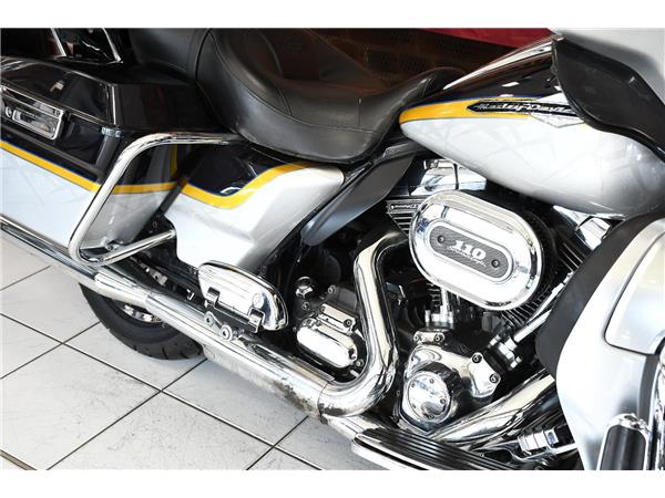 2012 HARLEY-DAVIDSON CVO FLHTCUSE SCREAMIN EAGLE ELECTRA GLIDE ULTRA CLASSIC