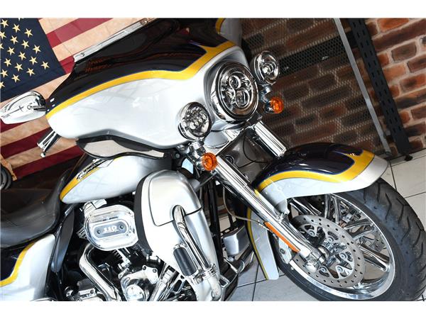 2012 HARLEY-DAVIDSON CVO FLHTCUSE SCREAMIN EAGLE ELECTRA GLIDE ULTRA CLASSIC