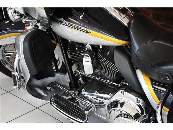 2012 HARLEY-DAVIDSON CVO FLHTCUSE SCREAMIN EAGLE ELECTRA GLIDE ULTRA CLASSIC