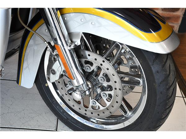 2012 HARLEY-DAVIDSON CVO FLHTCUSE SCREAMIN EAGLE ELECTRA GLIDE ULTRA CLASSIC
