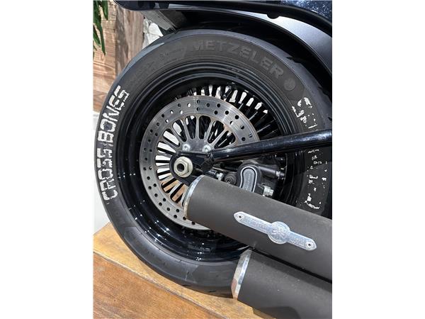 2011 HARLEY-DAVIDSON Softail FLSTSB