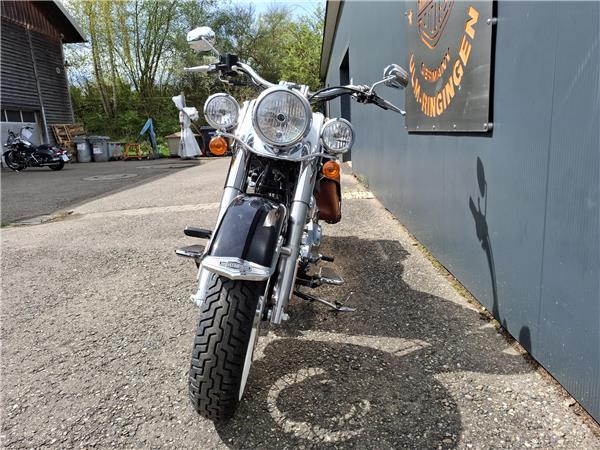 FLSTN Softail DeLuxe mit Jekill & Hyde\\