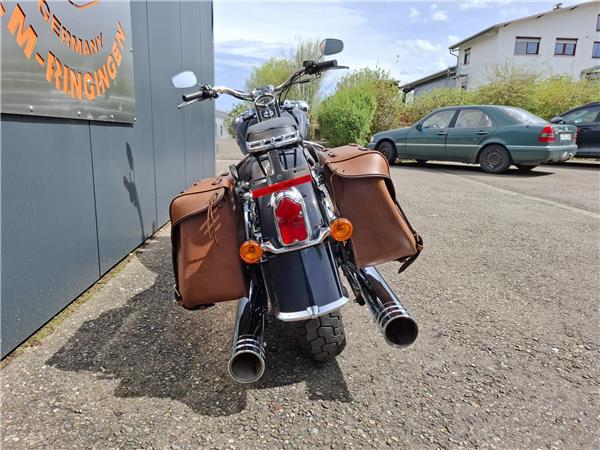 FLSTN Softail DeLuxe mit Jekill & Hyde\\