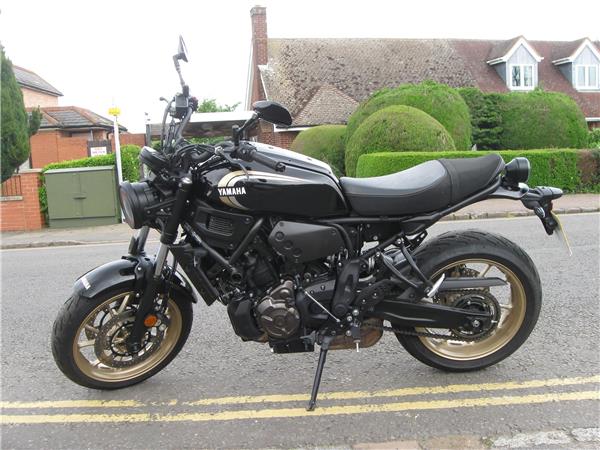 Yamaha XSR 700. 