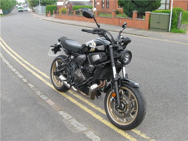 Yamaha XSR 700. 