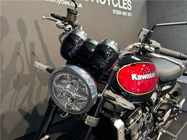 2024 Kawasaki Z900 RS