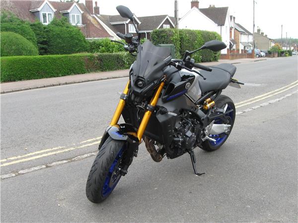Yamaha MT-09 SP. Screen and tail tidy fitted.