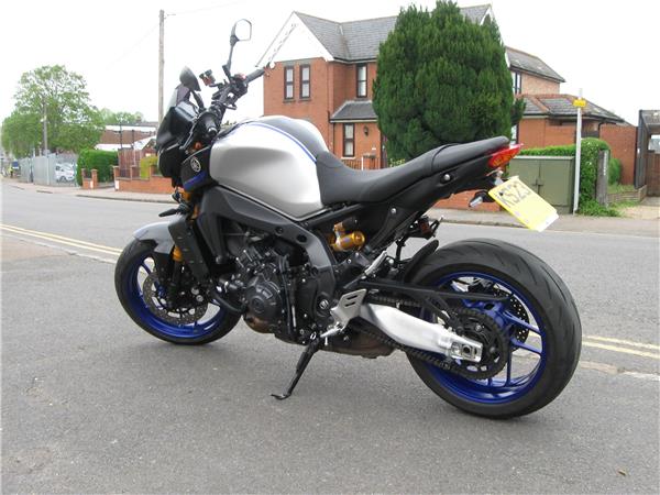 Yamaha MT-09 SP. Screen and tail tidy fitted.