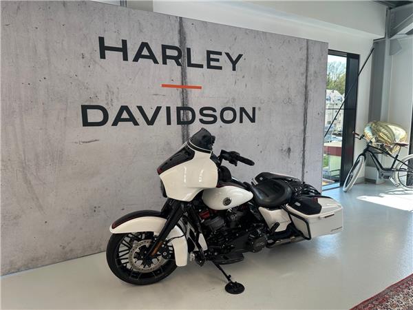 2021 HARLEY-DAVIDSON CVO FLHXSE 1923 CVO Street Glide 117