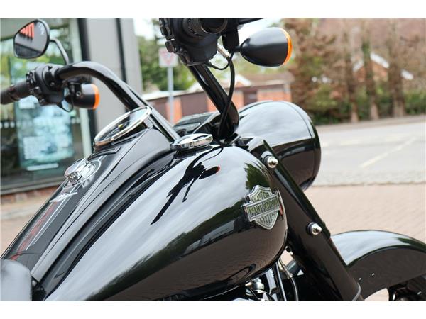 2022 HARLEY-DAVIDSON ROAD KING SPECIAL