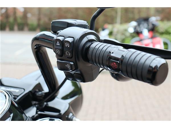 2022 HARLEY-DAVIDSON ROAD KING SPECIAL