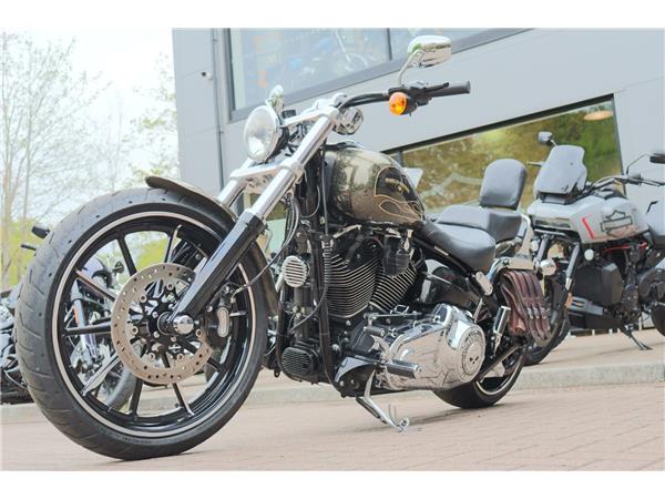 2015 HARLEY-DAVIDSON SOFTAIL FXSB BREAKOUT