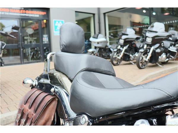 2015 HARLEY-DAVIDSON SOFTAIL FXSB BREAKOUT