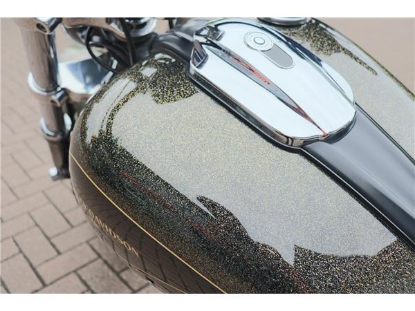 2015 HARLEY-DAVIDSON SOFTAIL FXSB BREAKOUT