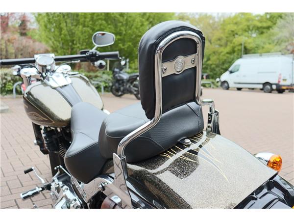 2015 HARLEY-DAVIDSON SOFTAIL FXSB BREAKOUT