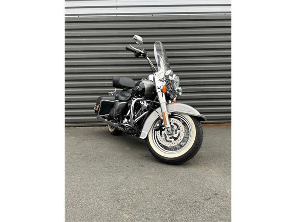 2017 HARLEY-DAVIDSON ROAD KING