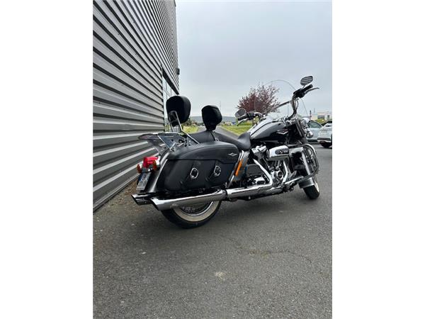 2017 HARLEY-DAVIDSON ROAD KING