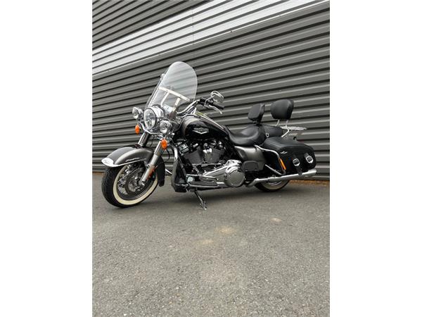2017 HARLEY-DAVIDSON ROAD KING
