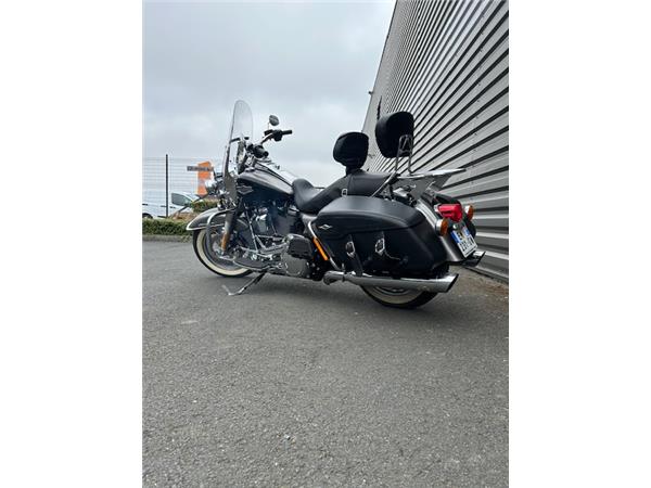 2017 HARLEY-DAVIDSON ROAD KING