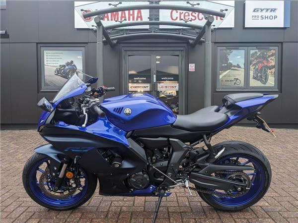 2022 Yamaha R7