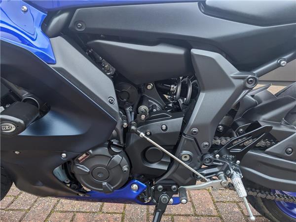 2022 Yamaha R7