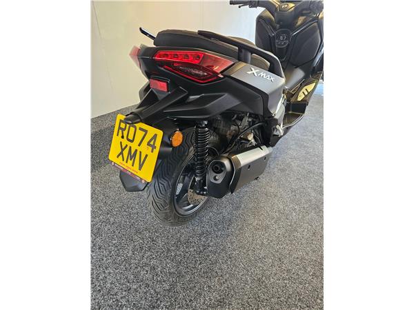 2024 Yamaha XMAX 300