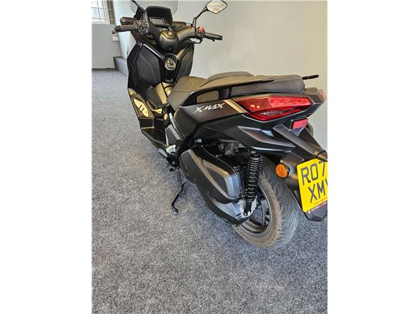 2024 Yamaha XMAX 300