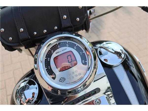 2010 HARLEY-DAVIDSON CVO FLSTSE SCREAMIN EAGLE SOFTAIL CONVERTIBLE