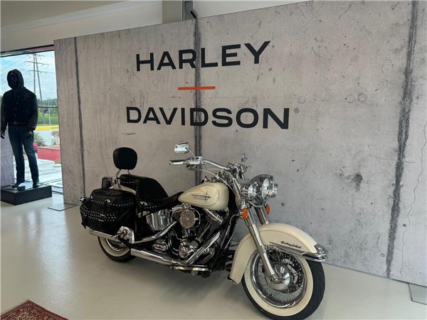 2015 HARLEY-DAVIDSON Softail FLSTC 1690 Softail Heritage Classic