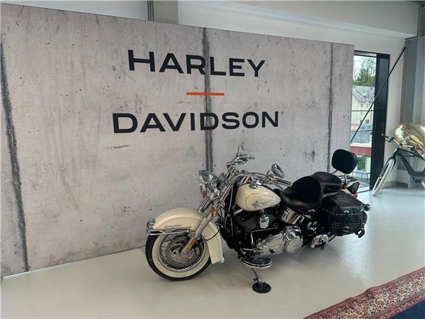 2015 HARLEY-DAVIDSON Softail FLSTC 1690 Softail Heritage Classic