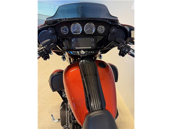 2017 HARLEY-DAVIDSON CVO FLHXSE Street Glide ABS CVO 114