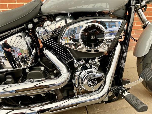 2025 HARLEY-DAVIDSON SOFTAIL FXBR BREAKOUT