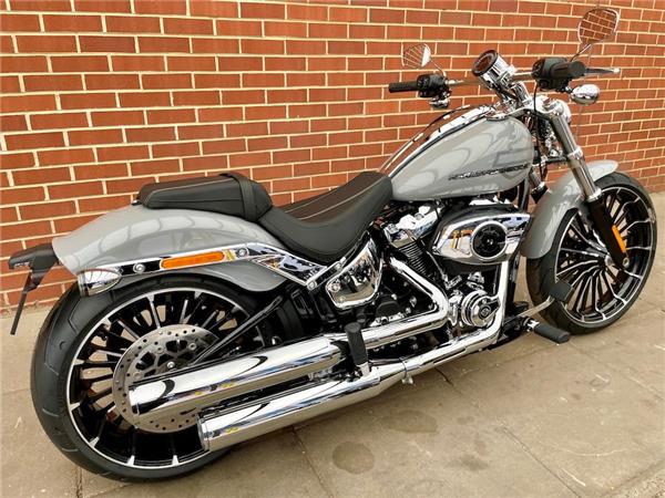 2025 HARLEY-DAVIDSON SOFTAIL FXBR BREAKOUT