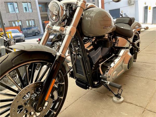 2025 HARLEY-DAVIDSON SOFTAIL FXBR BREAKOUT