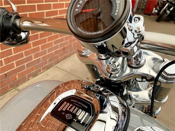 2025 HARLEY-DAVIDSON SOFTAIL FXBR BREAKOUT