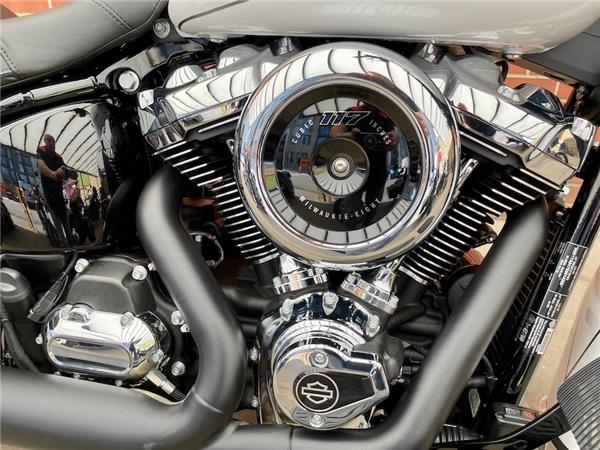 2025 HARLEY-DAVIDSON SOFTAIL FLHC HERITAGE CLASSIC