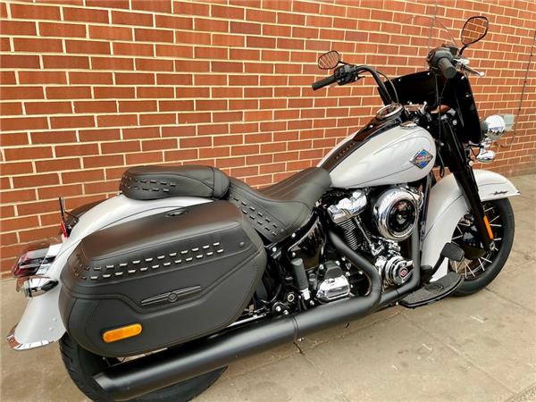 2025 HARLEY-DAVIDSON SOFTAIL FLHC HERITAGE CLASSIC