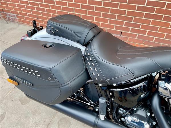 2025 HARLEY-DAVIDSON SOFTAIL FLHC HERITAGE CLASSIC
