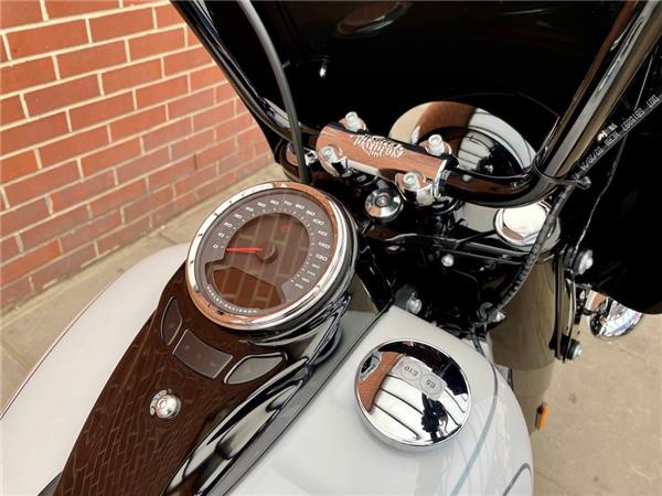 2025 HARLEY-DAVIDSON SOFTAIL FLHC HERITAGE CLASSIC