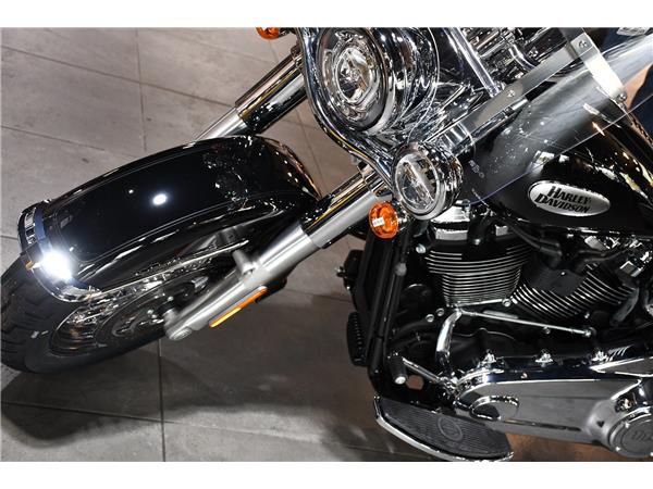 2024 HARLEY-DAVIDSON SOFTAIL FLHCS HERITAGE CLASSIC 114