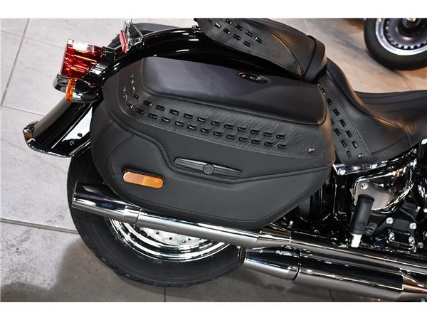 2024 HARLEY-DAVIDSON SOFTAIL FLHCS HERITAGE CLASSIC 114