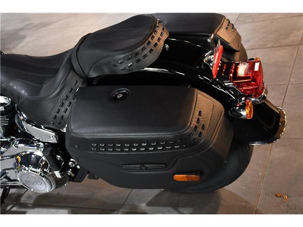 2024 HARLEY-DAVIDSON SOFTAIL FLHCS HERITAGE CLASSIC 114