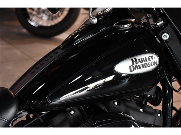 2022 HARLEY-DAVIDSON SOFTAIL FLHCS HERITAGE CLASSIC 114