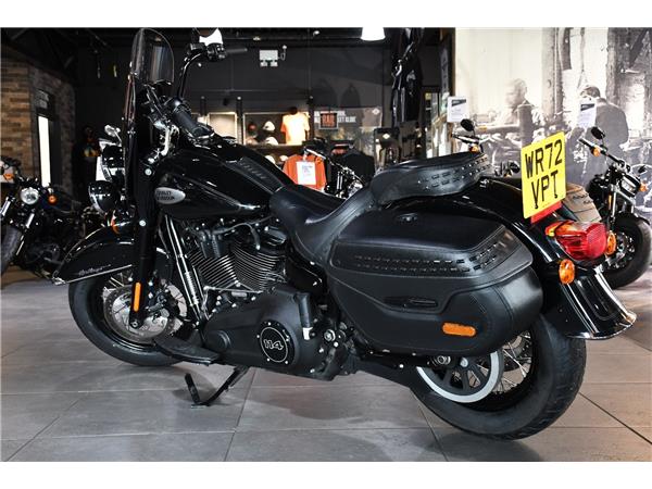 2022 HARLEY-DAVIDSON SOFTAIL FLHCS HERITAGE CLASSIC 114