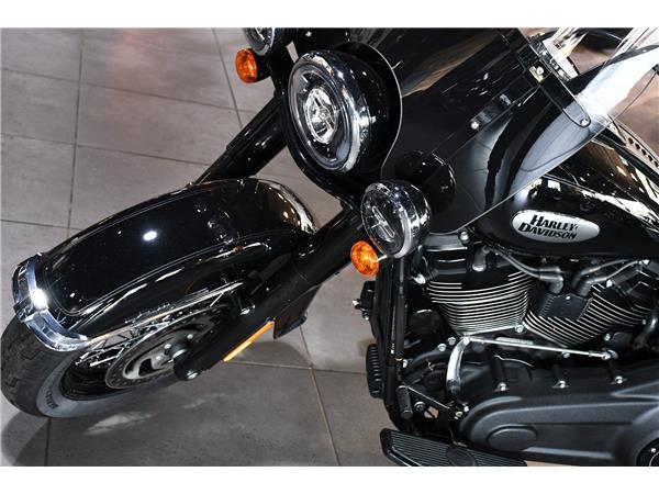 2022 HARLEY-DAVIDSON SOFTAIL FLHCS HERITAGE CLASSIC 114