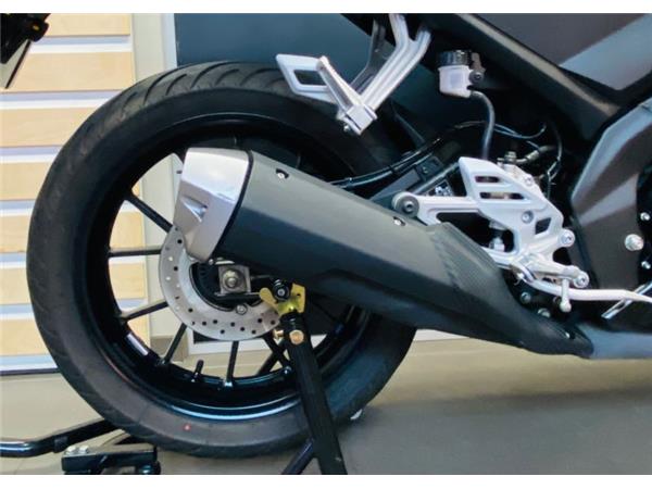 2023 Yamaha R-125 BLACK