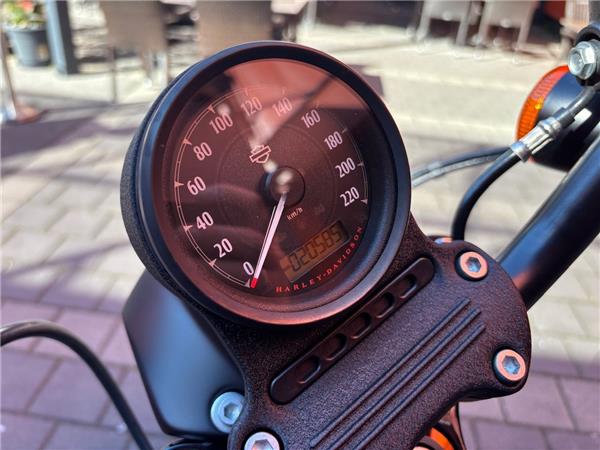 2016 Harley-Davidson Sportster XL 883 N Iron Cruiser