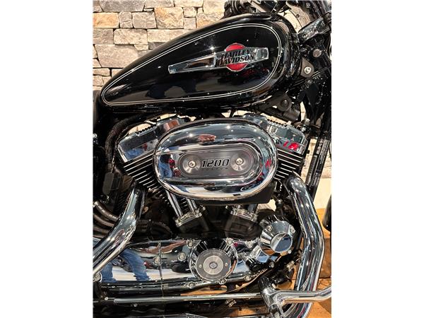 2016 HARLEY-DAVIDSON Sportster XL 1200 C Sportster Custom ABS