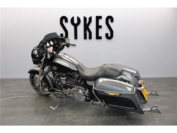 2021 Harley-Davidson Street Glide Special